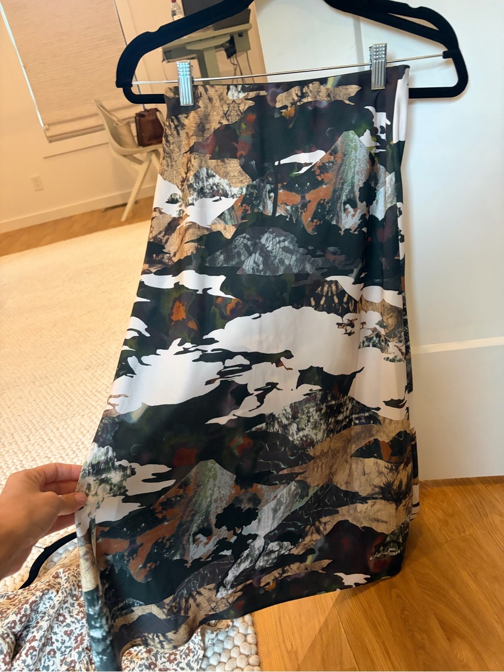 Aritzia Babaton Abstract Print Midi Skirt